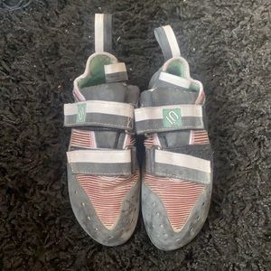 Five ten climbing shoes